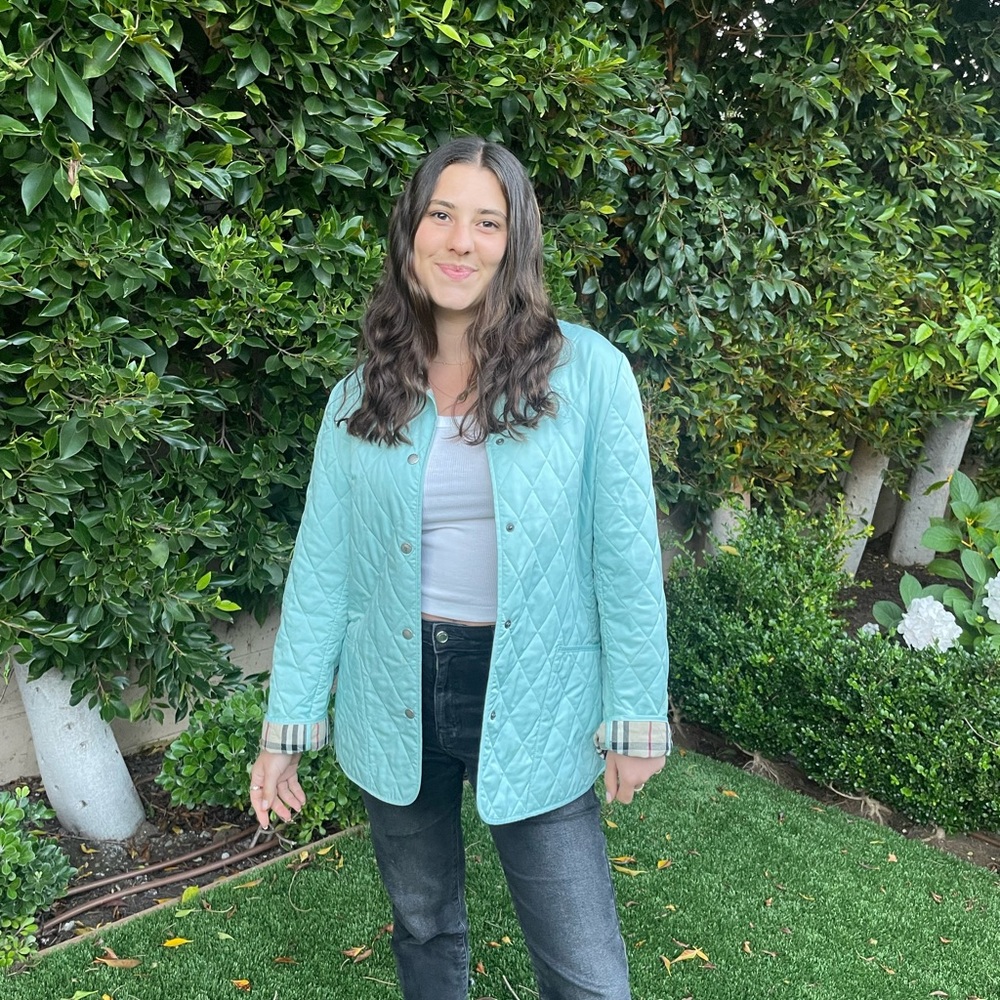 Classic Burberry Women’s Quilted Light Blue Jacket Nova Lining
